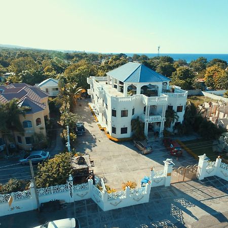 Little Savoy Guest House New Раневей-Бей Екстер'єр фото